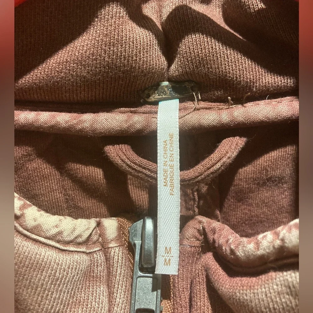 Free People Dolman Quilted Jacket in cherry coke colour - excellent condition - Picture 4 of 4